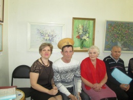 В центре И. И. Бандуров.