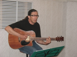 Поэт, бард А. Дудин.