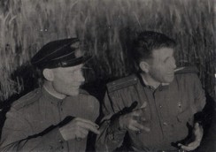 Слева В. Н. Попов