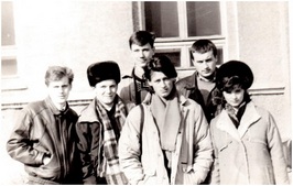 Николай Устинов (в нижнем ряду первый слева), второй курс, 1993 год