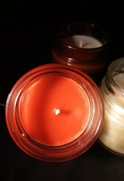 Ароматическая свеча из кокосового воска с хлопковым фитилём &laquo;Клюквенная карамелька&raquo;