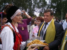 Город Енисейск. На ll-ой Августовской Ярмарке в гостях у польского подворья. 04 августа 2007 года.